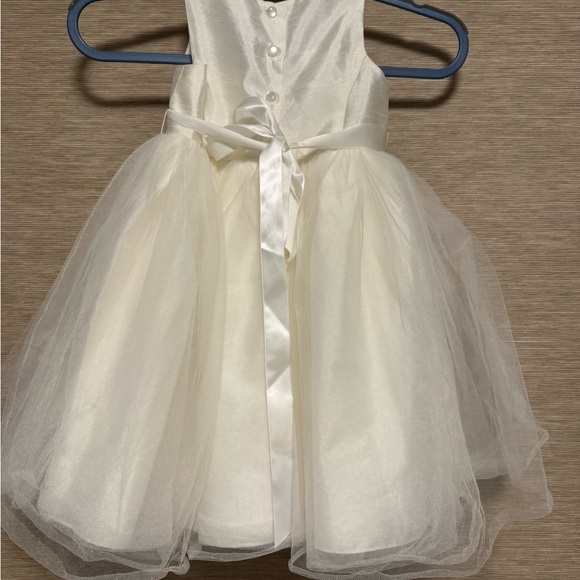 David's Bridal Ivory Flower Girl Dress - Picture 5 of 8